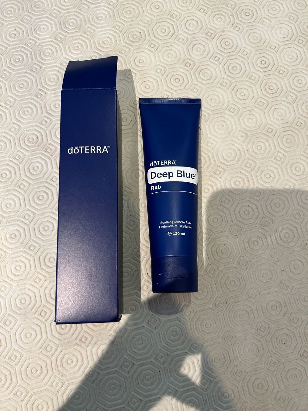 Doterra Oli essenziali: DOTERRA Deep blue Rub 120 ml, neuve – Nuovo e nell'imballaggio originale da Arbedo venduto da nadia1973