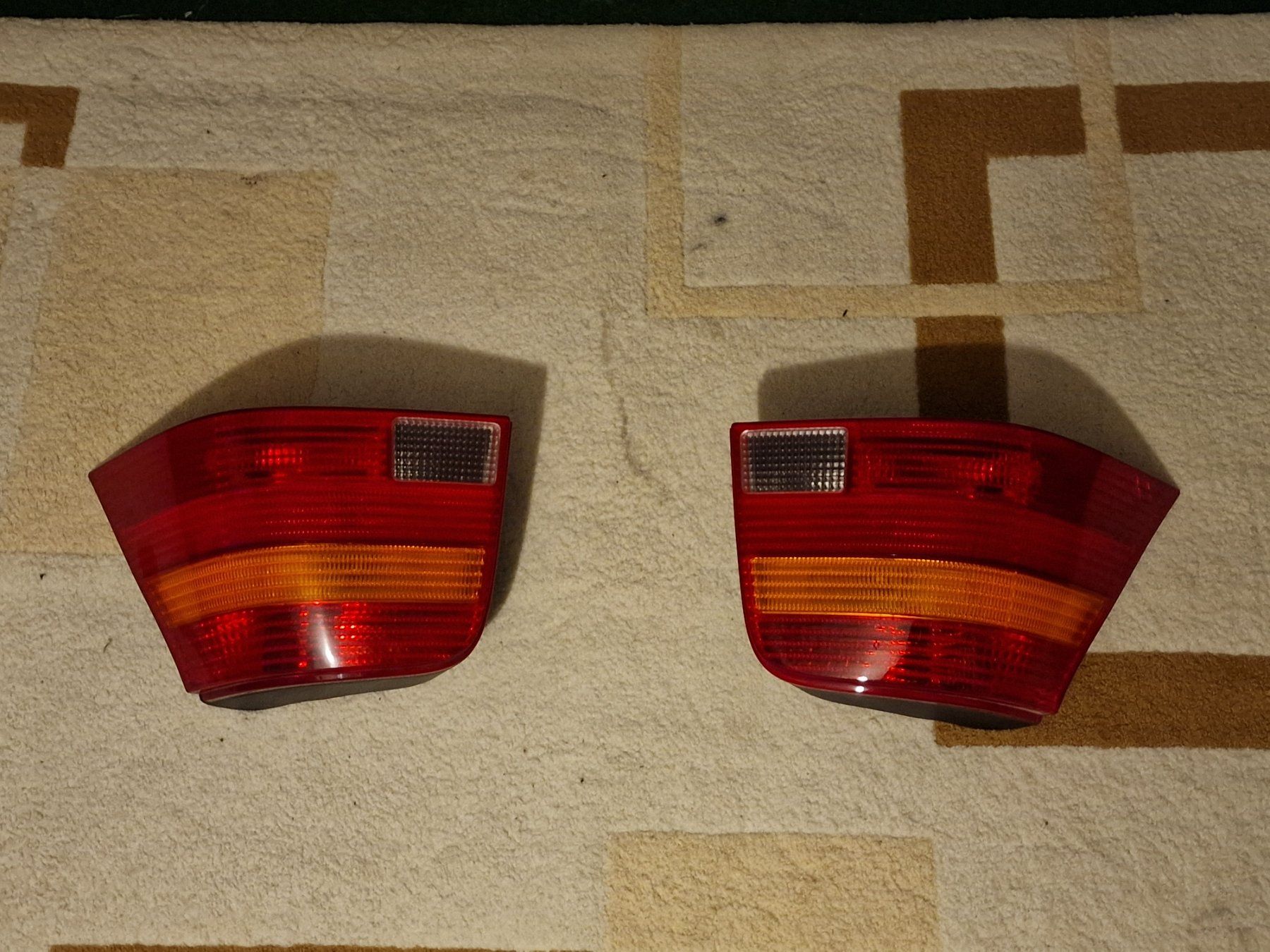 VW Tutti pezzi di ricambio auto: VW Rücklicht Gehäuse – Nuovo (secondo la descrizione) da Niedergösgen venduto da adu05