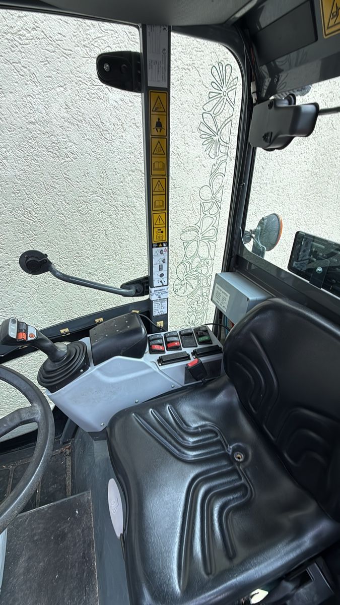 Kramer Caricatori: Kramer Allrad Radlader Pneulader  – Usato da Ebnat-Kappel venduto da Suizo1291 4