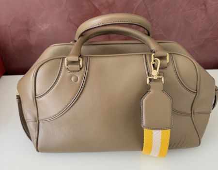 Bally Grosse Umhänge-Tasche Leder Taupe