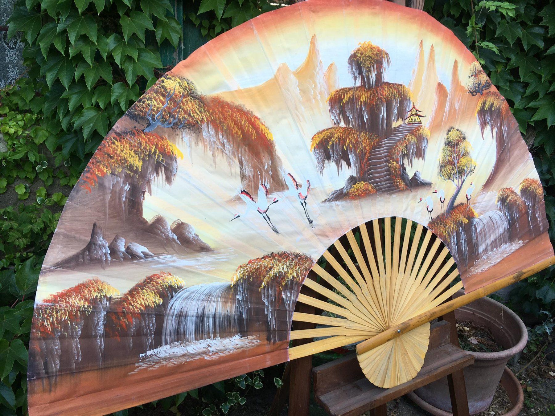 Tutte le decorazioni: Grand éventail décoratif Fan – Usato da St-Cierges venduto da LeRegain