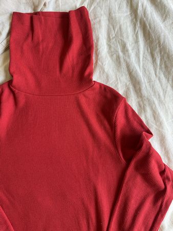 Rollkragentop, gerippt rot