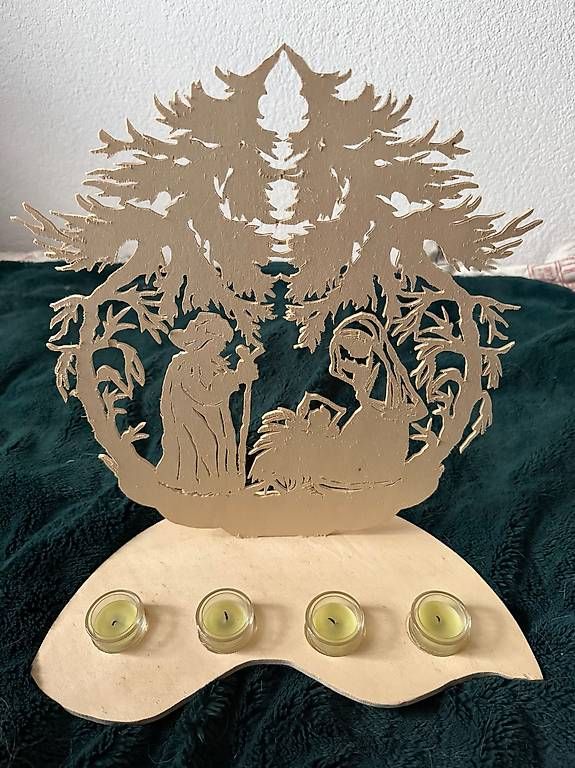 Tutte le decorazioni: Weihnachtskrippe Sperrholz mit Teelichter – Usato da Busswil BE venduto da Mare-Krativ