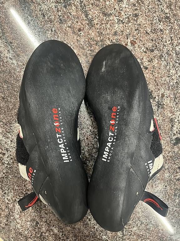 Scarpe da uomo: Kletterschuhe Red Chili – Usato da Hombrechtikon venduto da 4nOre 2