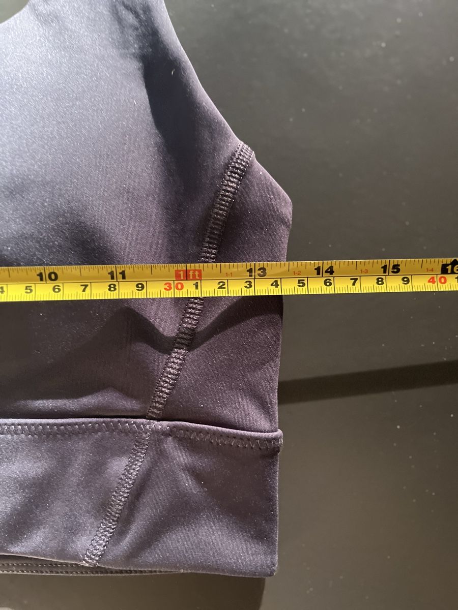 H&M Top: H&M Sport BH – Usato da Küssnacht am Rigi venduto da lus_g9xw 1