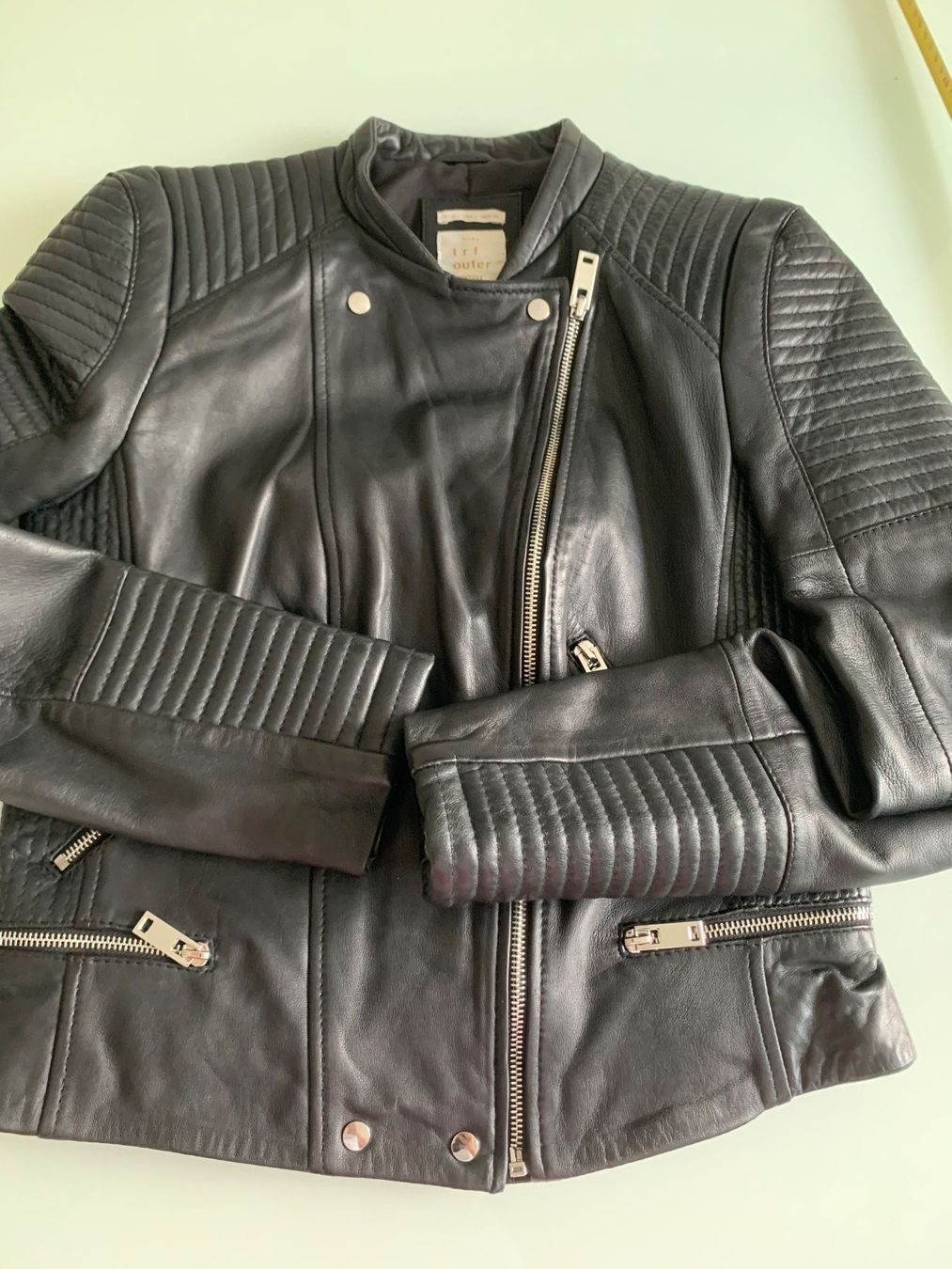 Zara Giacche: Sexy   BIKERJACKE ECHT LEDER – Usato da Adliswil venduto da Majeska 2