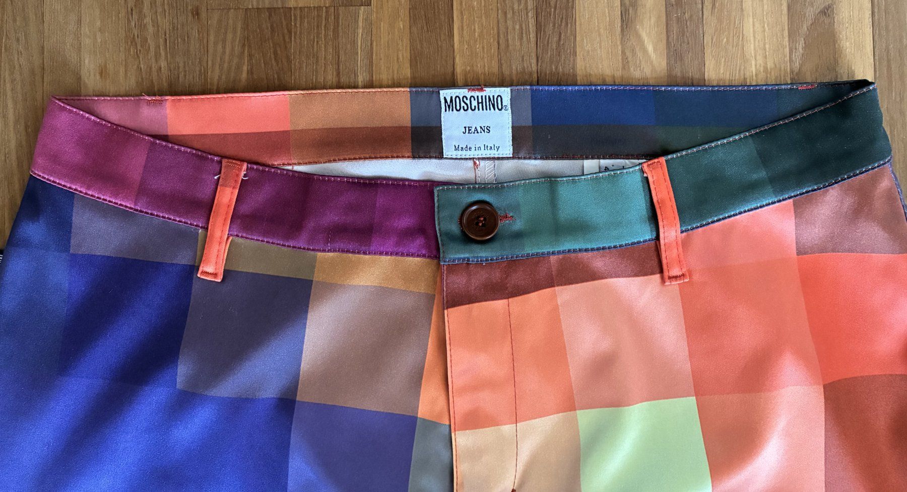Moschino Jeans: MOSCHINO Jeans – Usato da Ringgenberg BE venduto da ziggythecat 2
