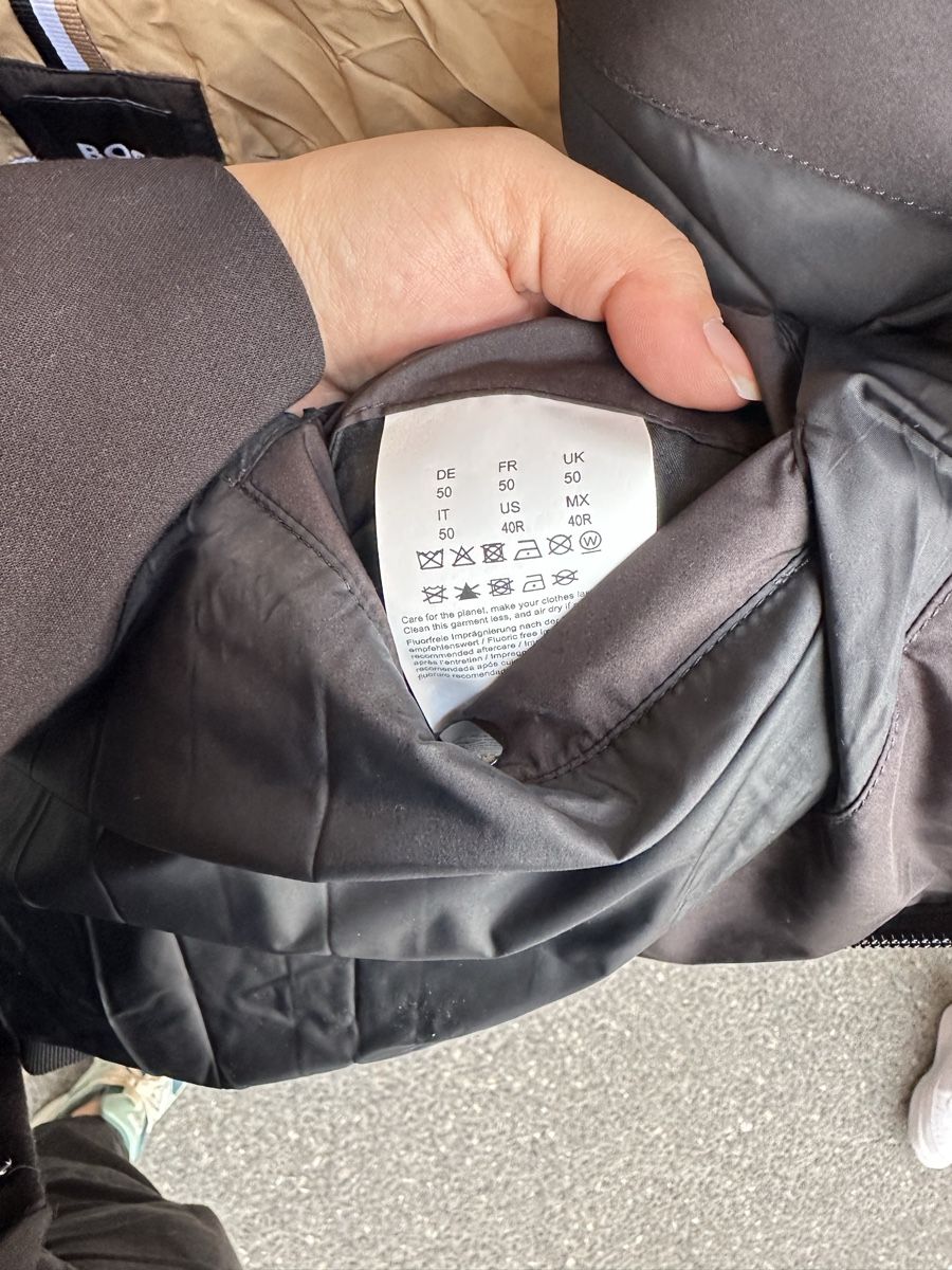 Hugo Boss Giacche: Doudoune BOSS Homme, Taille 50, Noir – Nuovo (secondo la descrizione) da Villars-sur-Glâne venduto da mer_wgr8 2
