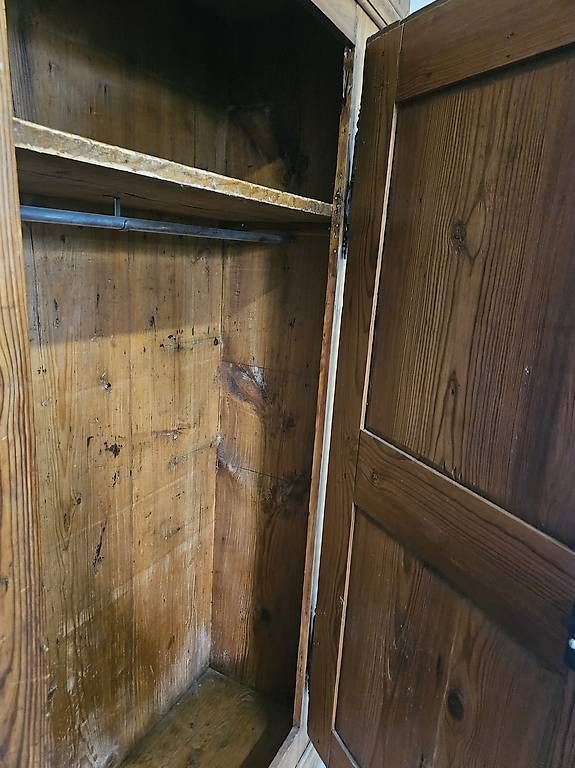 Armadi: Antiker Weichholzschrank – Usato da Fällanden venduto da althausb 4