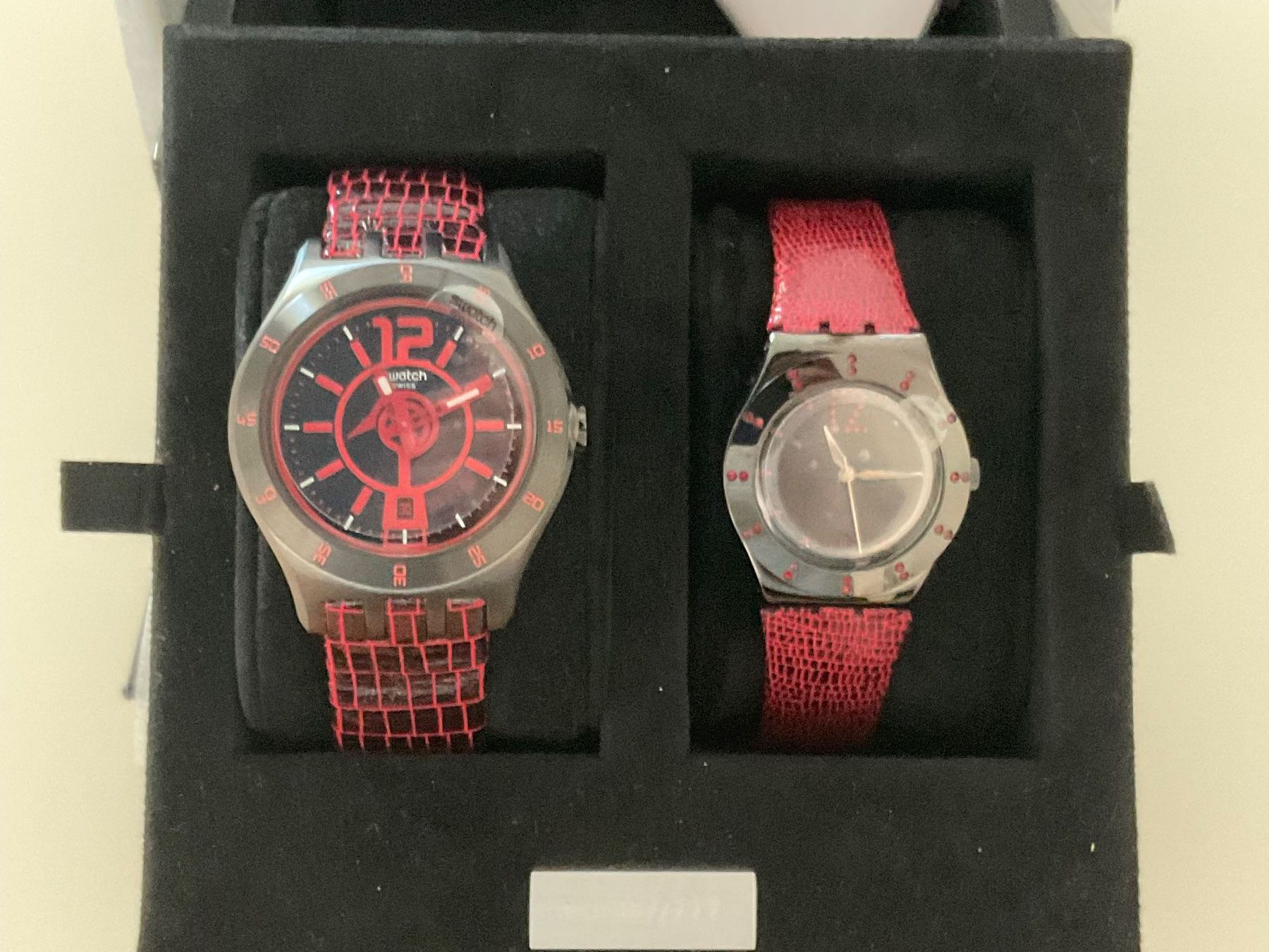 Swatch Montres: SWATCH HAUTE COUTURE COLLECTION YZS08 - LIMITED EDITION – Neuf (Voir description) à Bonstetten par Fluca