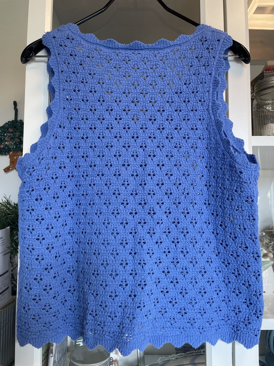 Tops: Top Shirt Tshirt Pullover 42 Damen – Gebraucht aus Oberwil BL von moneymaker1 1