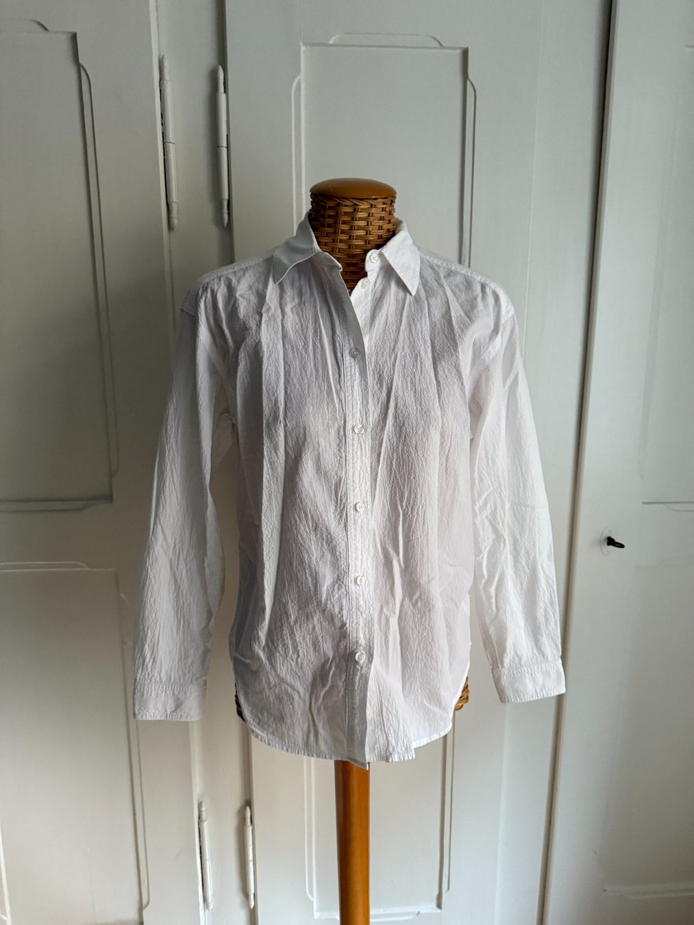 Weekday Blusen: WEEKDAY - Bluse weiss XS – Gebraucht aus Zürich von Diazaio