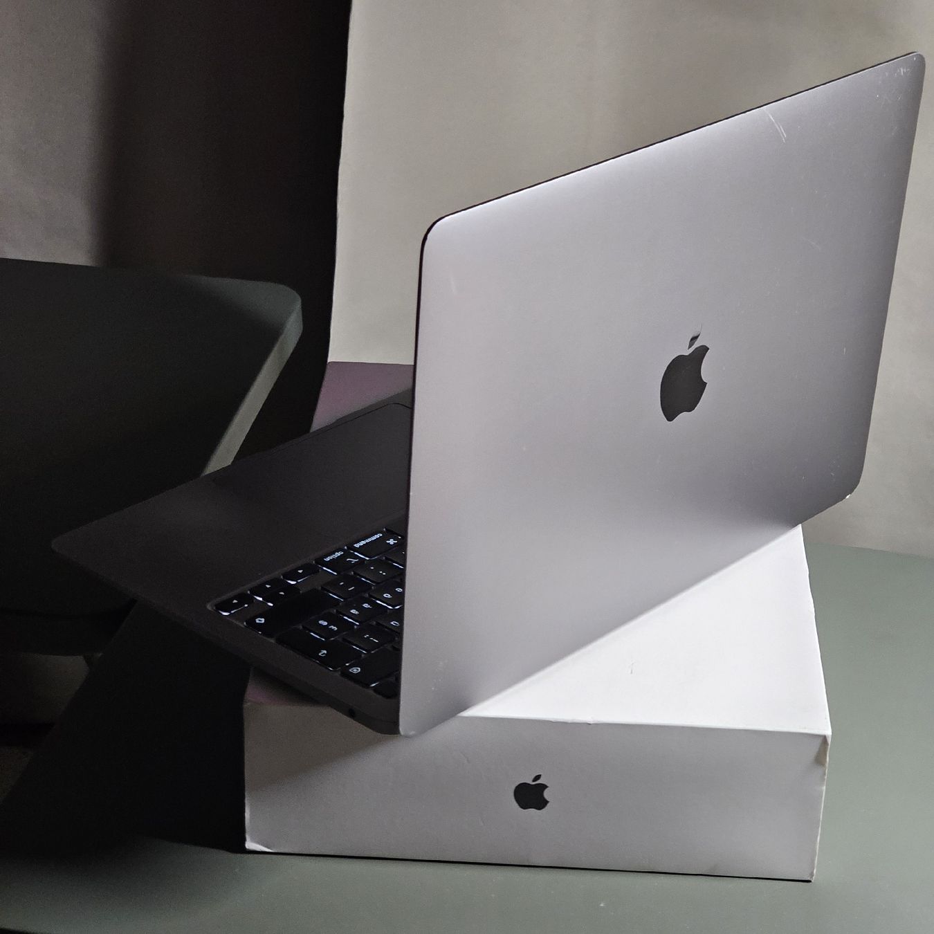 Apple Notebooks: MacBook Air M1 2020 – Gebraucht aus Bex von gle_l892 2