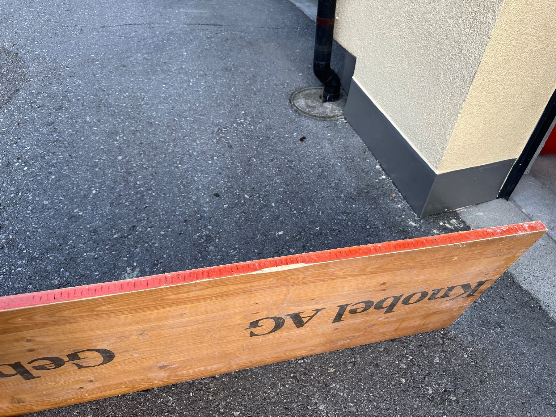 Articoli in legno: Schaltafel 200cm x 30cm gebraucht – Usato da Ennenda venduto da Axmx 2
