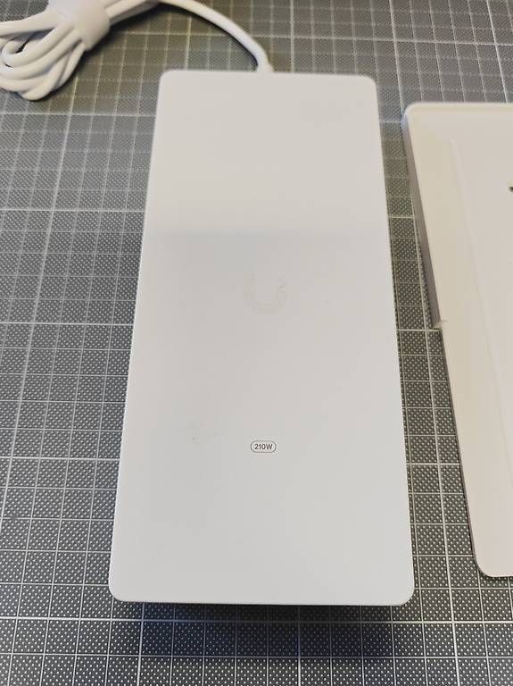Caricabatterie: Alimentatore Unifi UACC-Adapter-AC-210W – Usato da Odogno venduto da Aron.Stocker