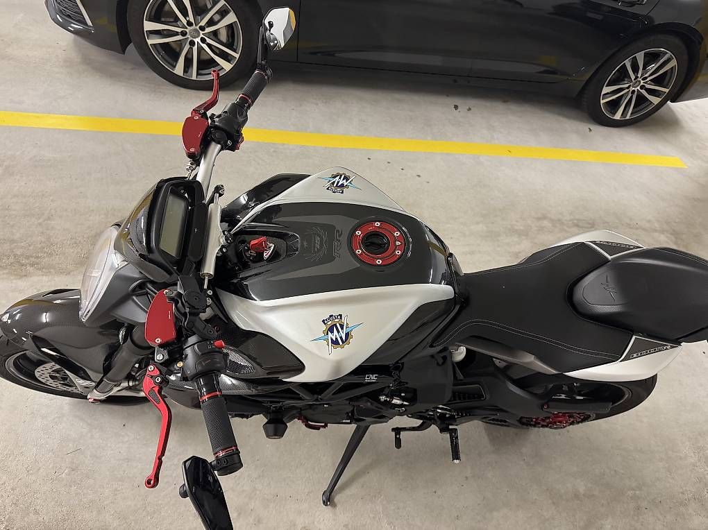 Strada: MV Agusta Brutale 800RR – Usato da Illnau venduto da Dejm 3