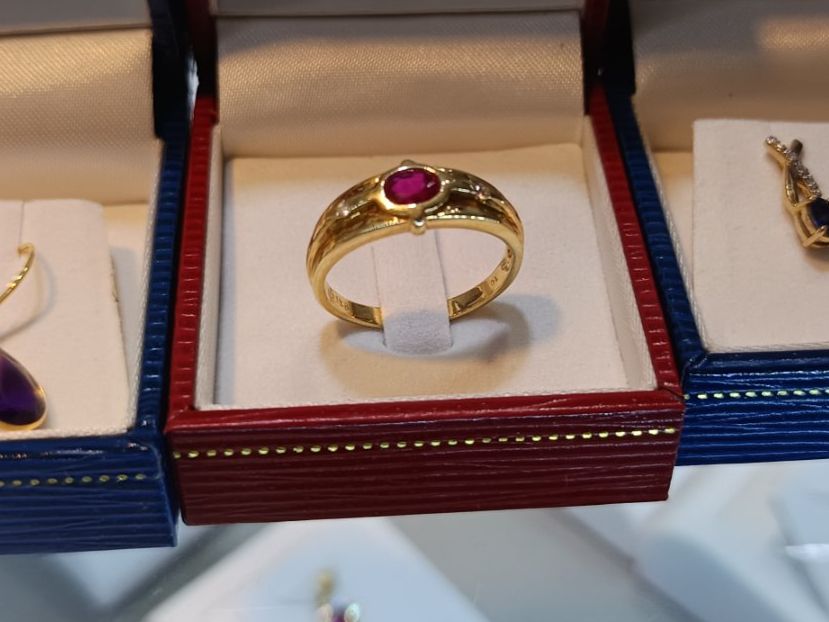 Bagues: UNIQUE RUBY JEWEL RING – Neuf avec emballage d'origine à Bern par gaspar_ 2
