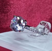 Eleganter Ring mit funkelndem Zirkonia, 925 versilbert, Gr.9
