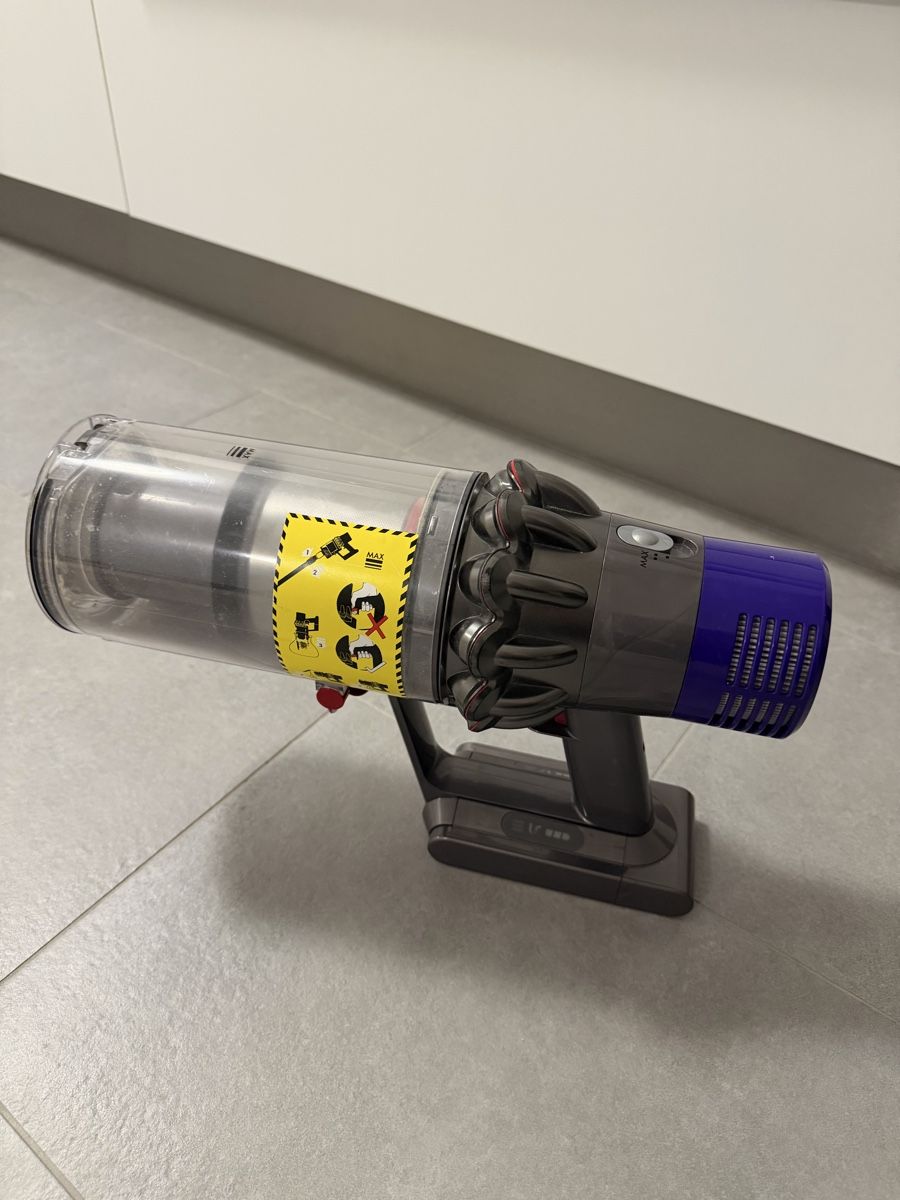 Dyson Aspirateurs & Accessoires: Dyson V10 - defekt – Défectueux à Meyrin par SA_3006