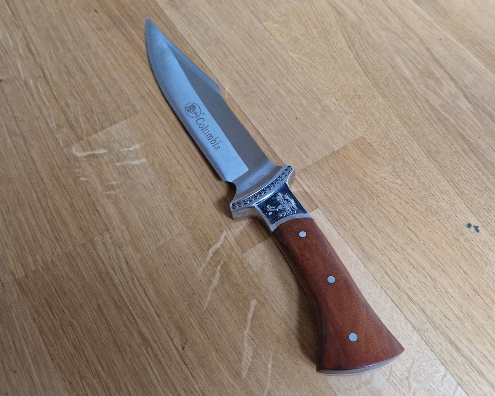 Columbia Zubehör: Jagdmesser – Neu und originalverpackt aus Dorf von Messer-Schweiz 2