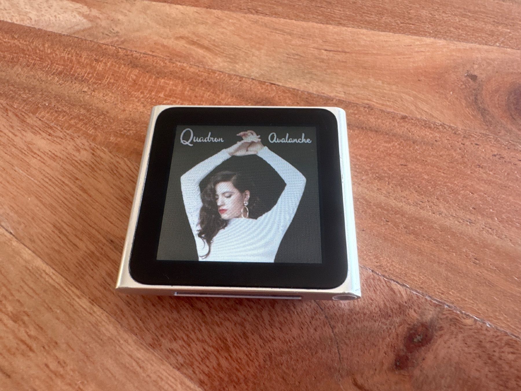 Apple Lettore multimediale portatile: iPod nano 6 Silber 8GB mit Ladekabel – Usato da St. Gallen venduto da hae_6rmh 2