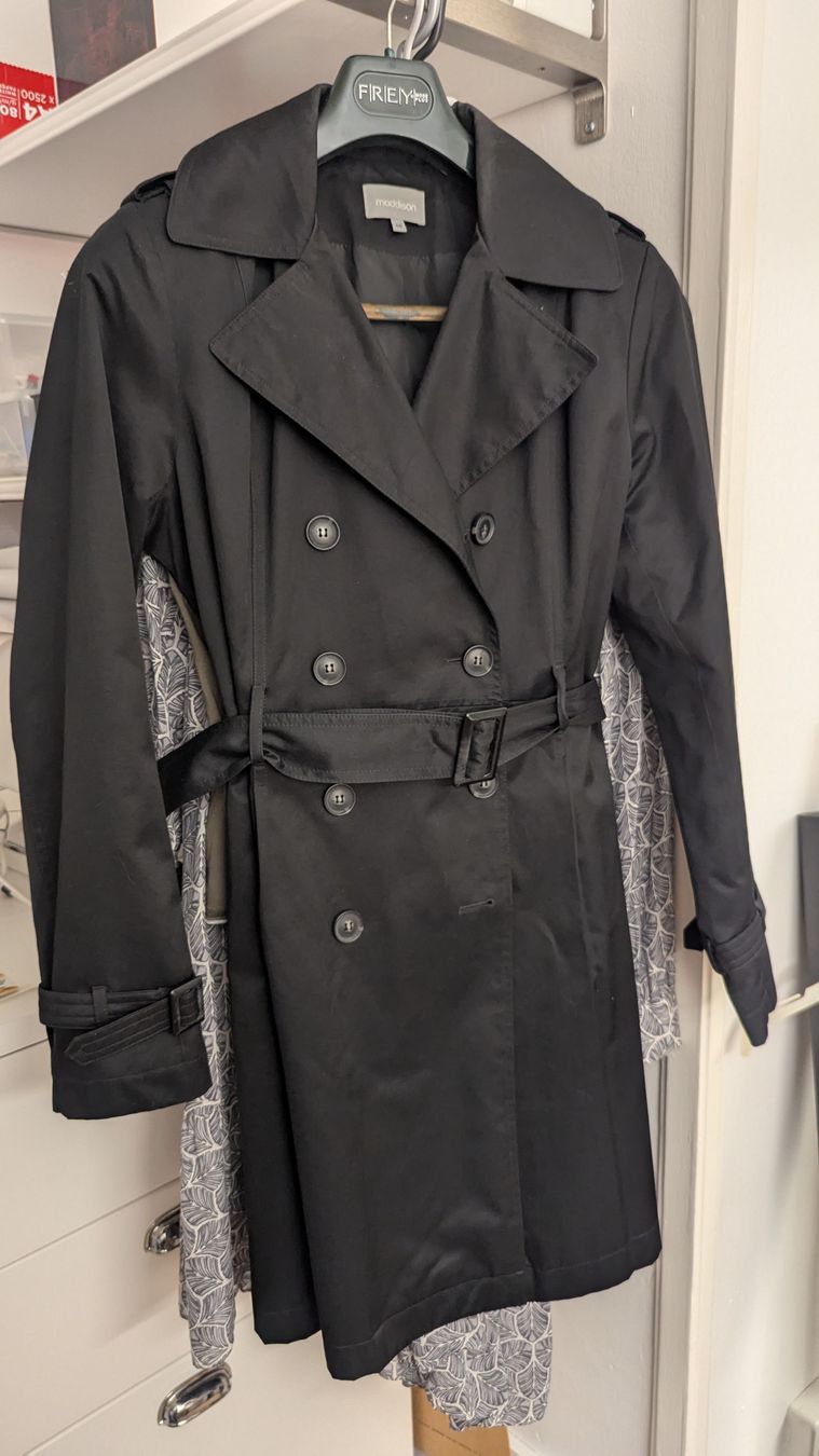 Maddison Mäntel: Manteau noir Maddison taille 40 – Gebraucht aus Peseux von Alix26