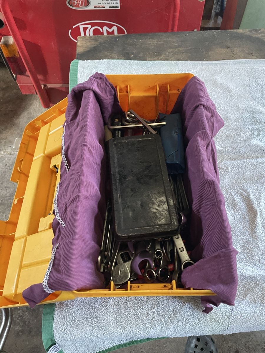 Tutti gli attrezzi: Werkzeug mit Kiste – Usato da Gipf- Oberfrick venduto da T30Zimm 8