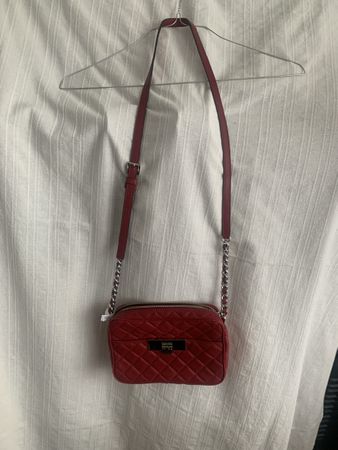 Elegante, rote Handtasche, Marke Michael Kors