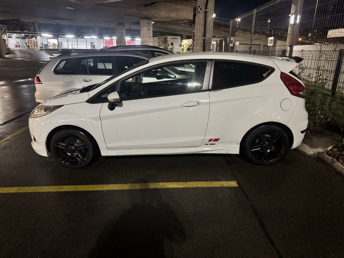 Ford Automobili: Ford fiesta 1.6 i – Usato da Wetzikon ZH venduto da yuh_qz6d 3