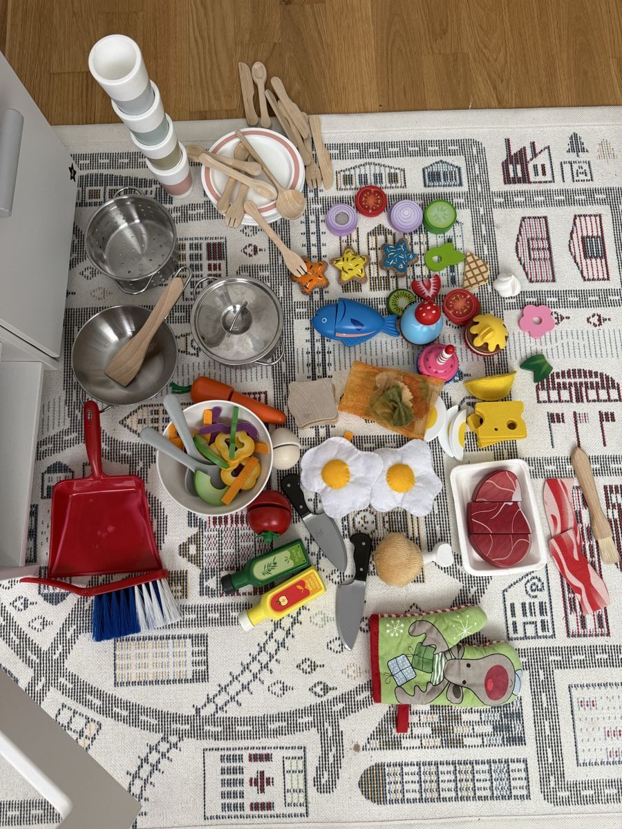 Giocattoli: Wooden Kitchen Set with Accessories good condition – Usato da Cham venduto da jes_lhf2 2