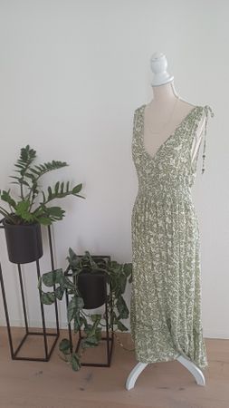 Sommerliches Maxikleid von ONLY, grün-weiss, Gr. M