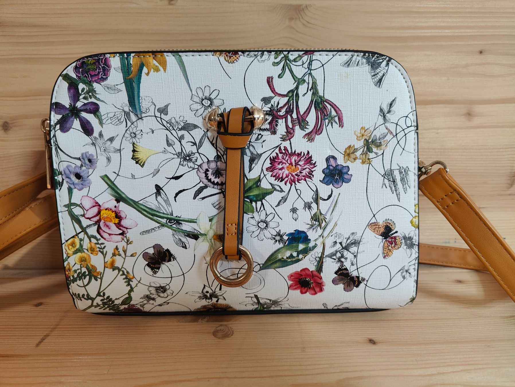 Borse da donna: Umhängetasche mit Blumenmuster – Usato da Trogen venduto da Hirtilla