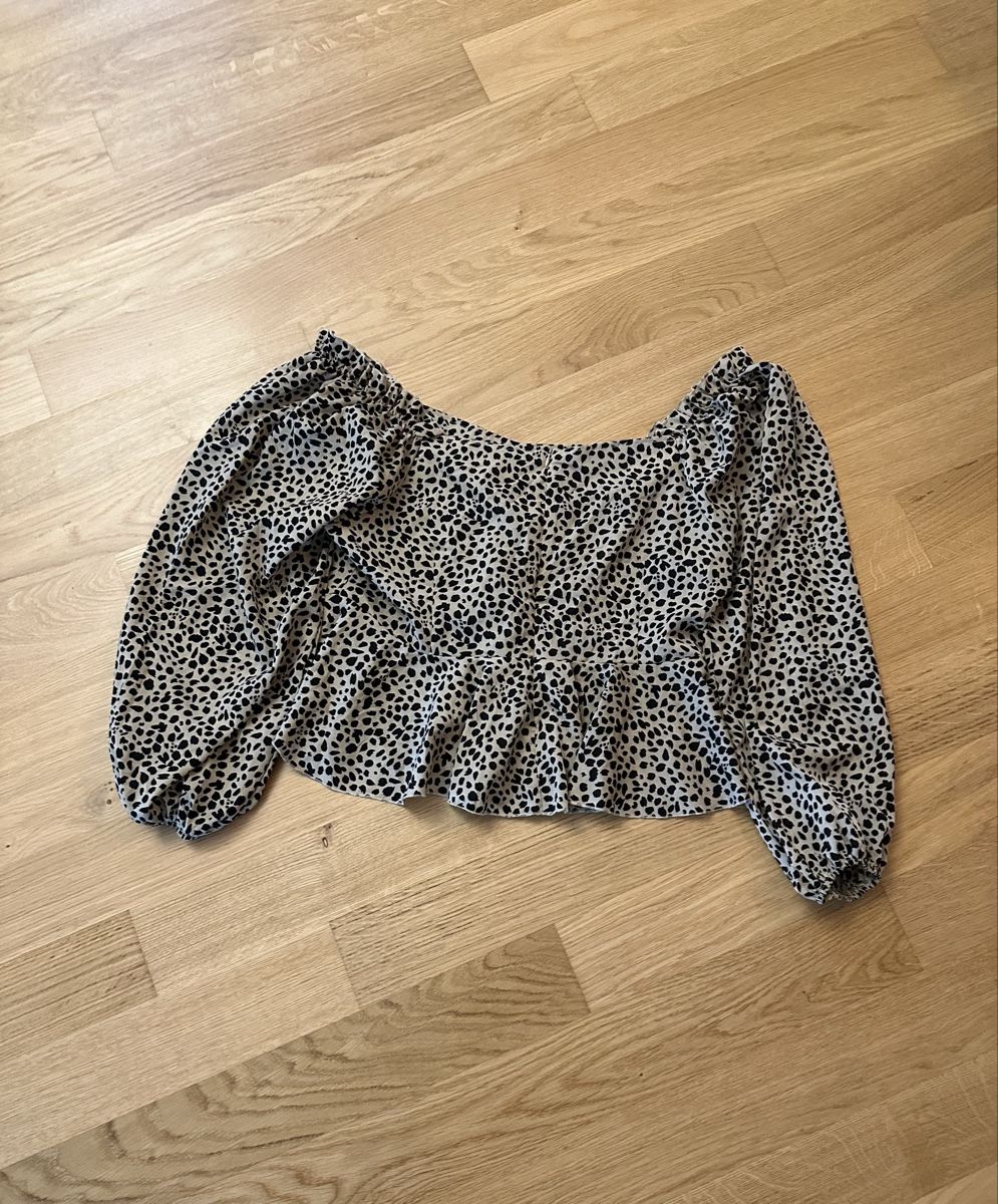 Blusen: Missguided Bluse, Leoprint, Grösse 50 – Neu (gemäss Beschreibung) aus Ebikon von Ecnerolf. 1
