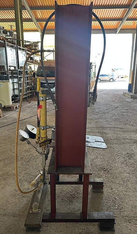 Tutte le macchine: Hydraulische Presse – Usato da Appenzell venduto da OcclineGmbH 3