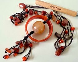 Grosse Karneol Design-Kette mit Reif & Kugel handgefertigt