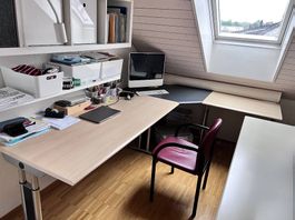 Stabiler Eckschreibetisch - sehr guter Zustand