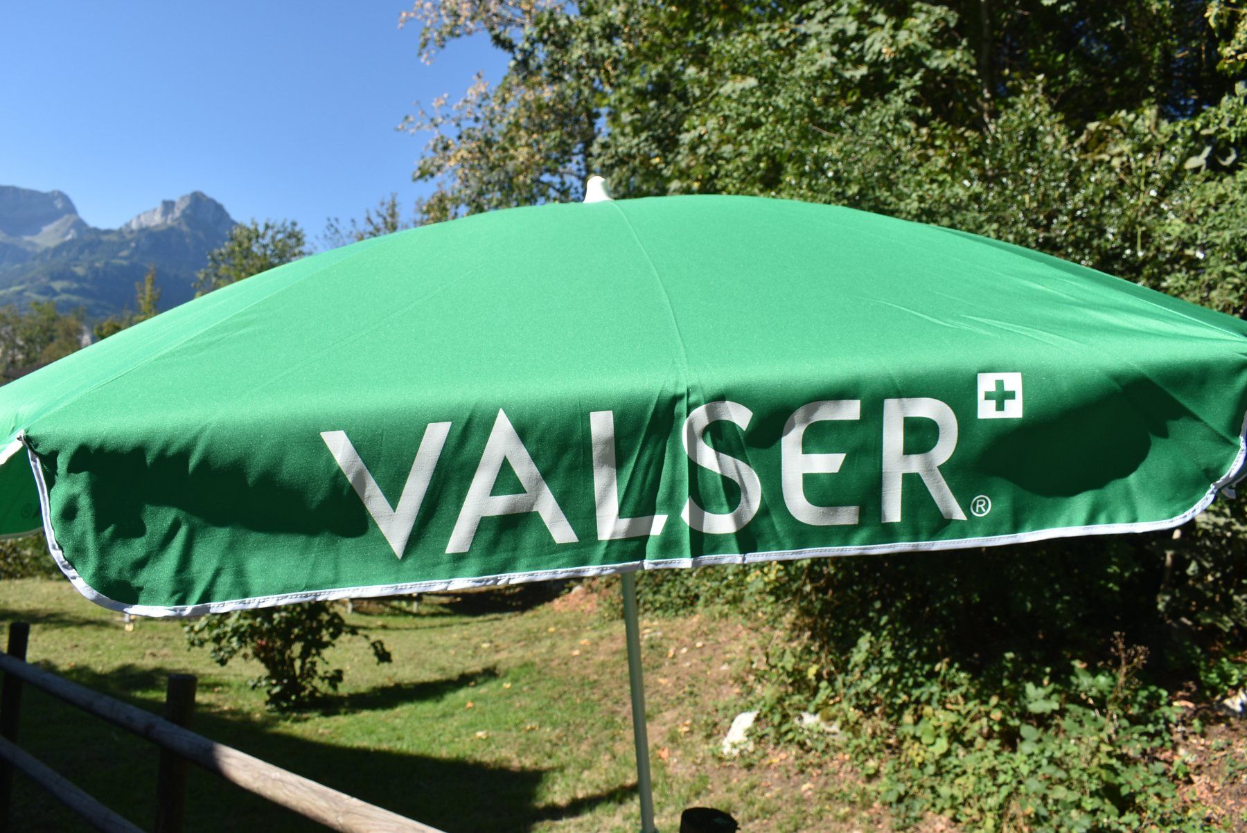 Ombrelloni: Valser Sonnenschirm – Usato da Otelfingen venduto da Stauffacher61 3