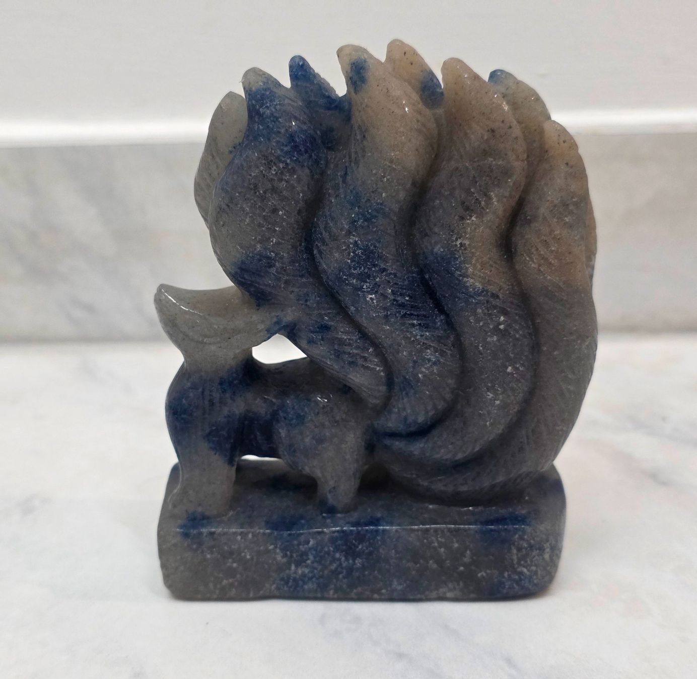 Minerali & Pietre curative: Blauer Erdbeerquarz Fuchs 426g – Nuovo e nell'imballaggio originale da Matzingen venduto da Shay_Crystalz 1