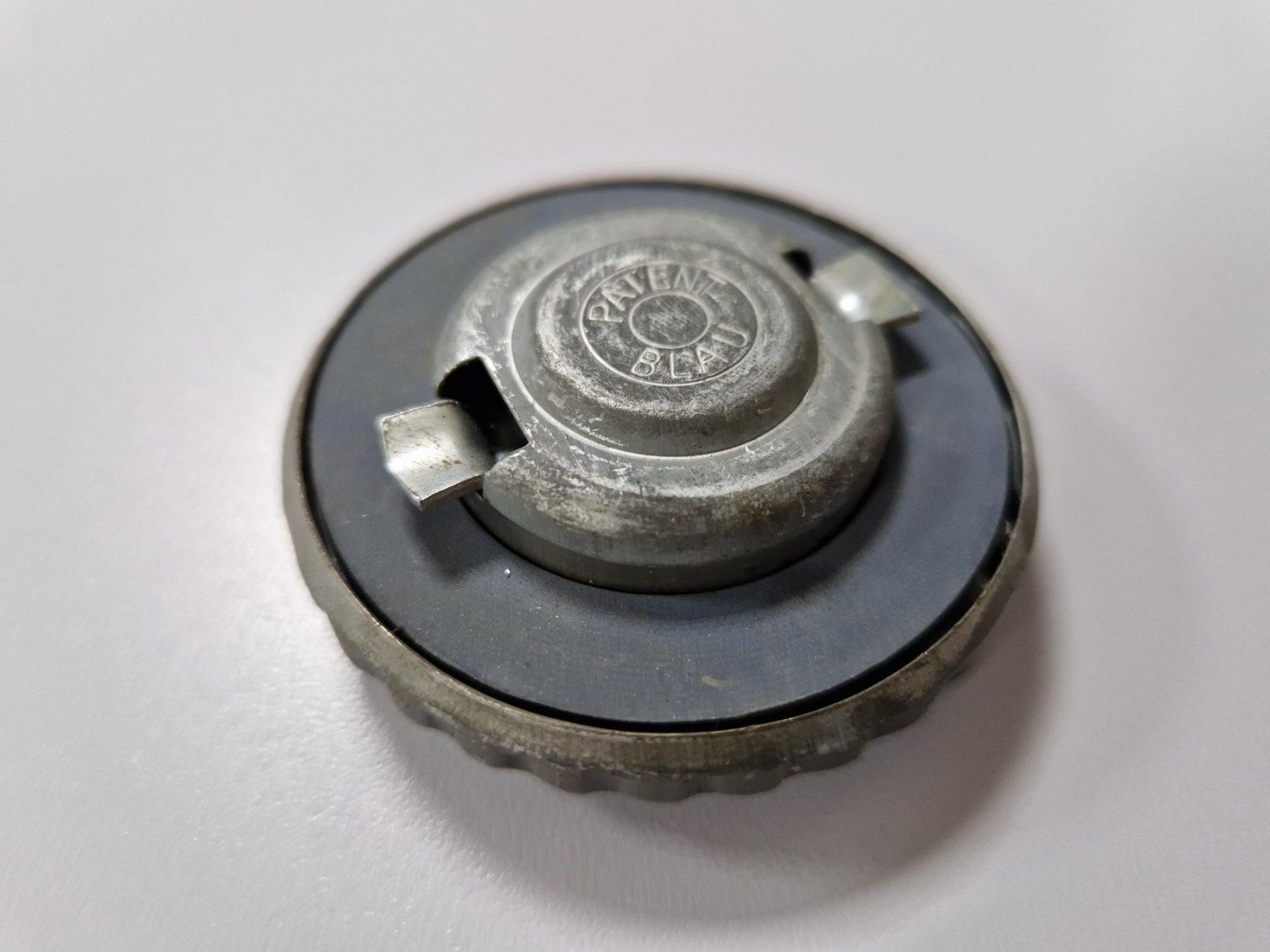 Aebi Traktoren: MAG Motor Tankdeckel 2 Takt, Oldtimer – Gebraucht aus Dürnten von Bachtel84 3