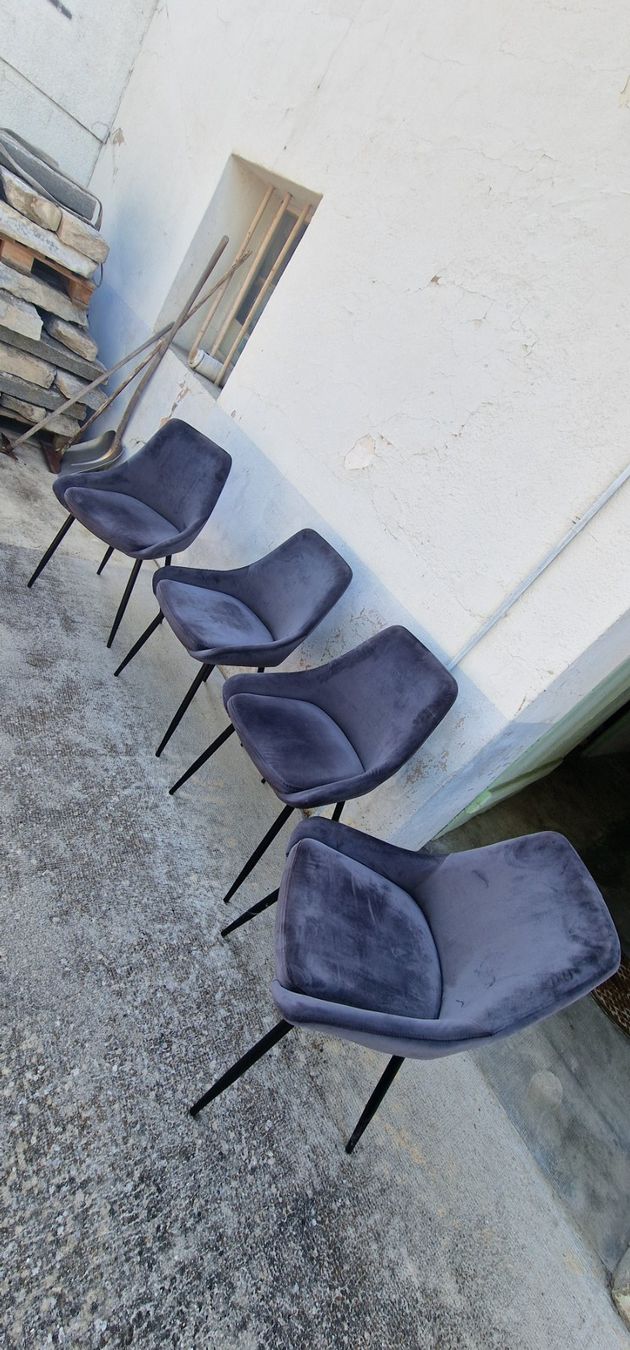 Stühle: Chaises Velours Gris (4 chaises) – Neu (gemäss Beschreibung) aus Vernier von dyl_8v8k 6