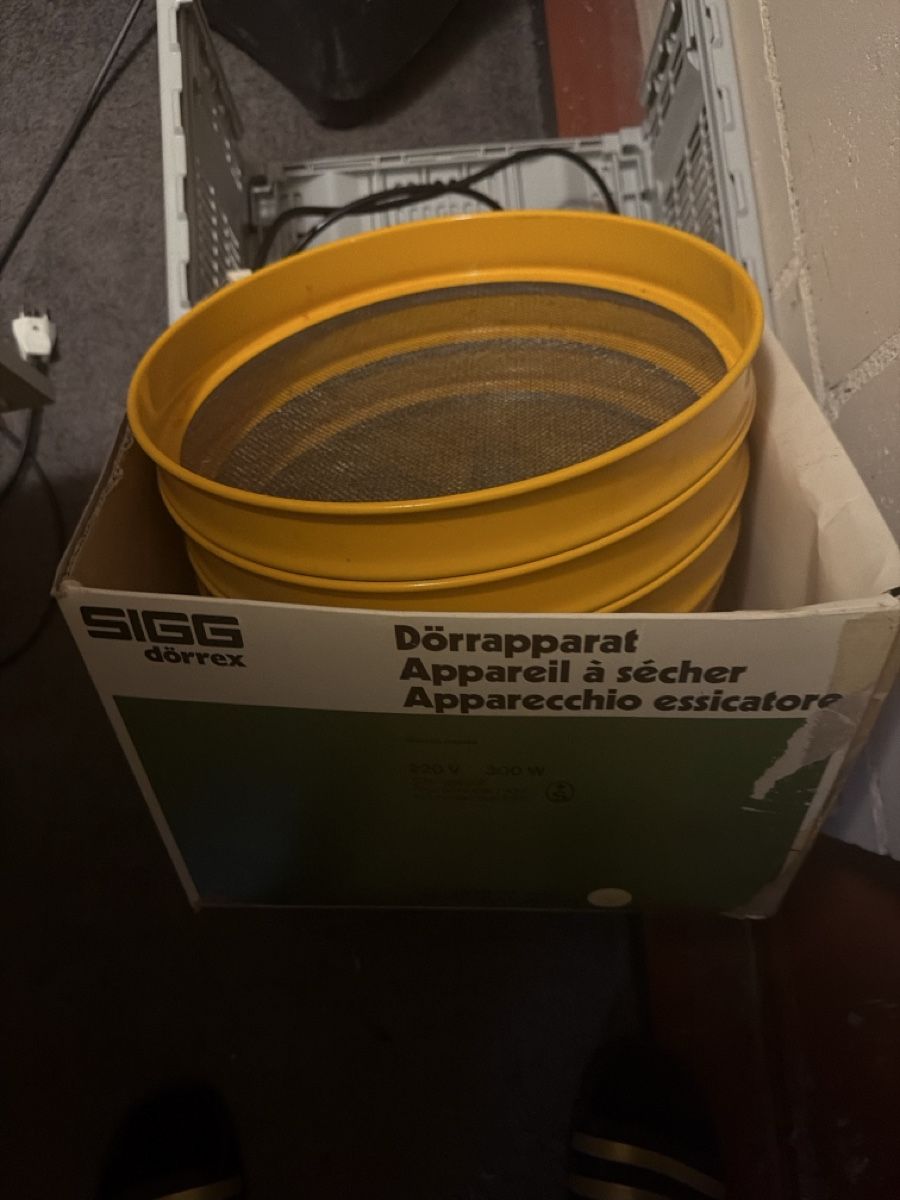 Sigg Küchengeräte: SIGG Dörrex Dörrapparat mit 3 Einsätzen neuwertig – Gebraucht aus Innerberg von Brabus81