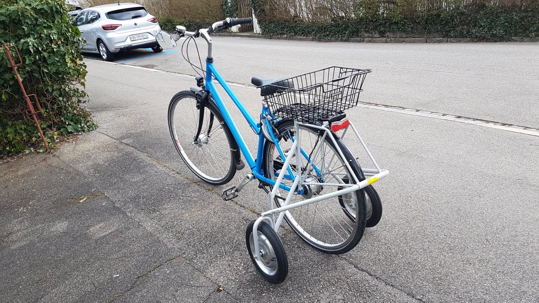 Biciclette: Damenvelo mit Stützrädern – Usato da Zürich venduto da sch_x9lb 1