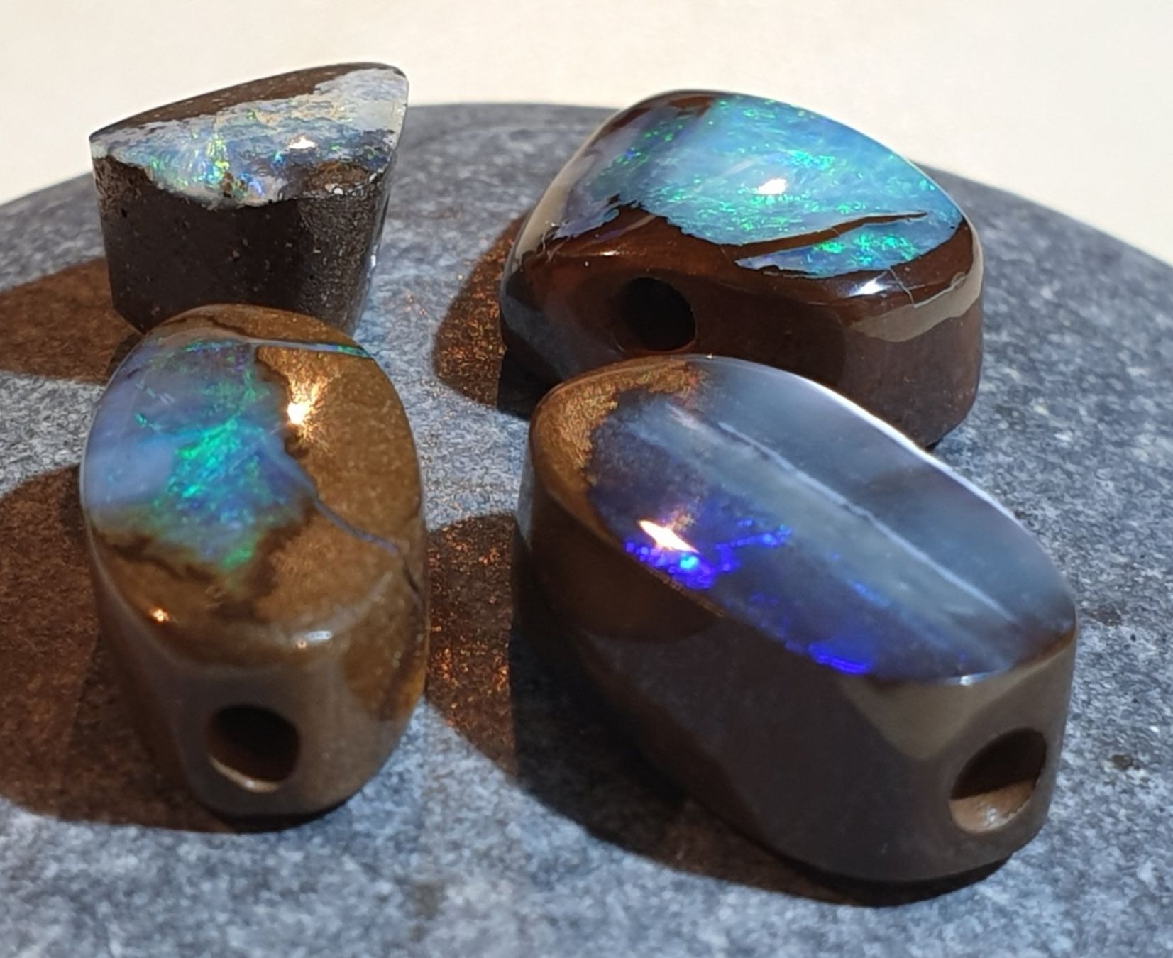 Ciondoli: Boulder Opal Beads / Konvolut 2 – Nuovo (secondo la descrizione) da Niederbüren venduto da Raphael014 5