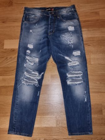Destroyed Boyfriend Jeans