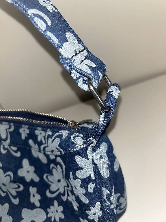 Taschen für Damen: Bershka Blaue Handtasche  – Gebraucht aus winterthur von HappyFindsCH 2