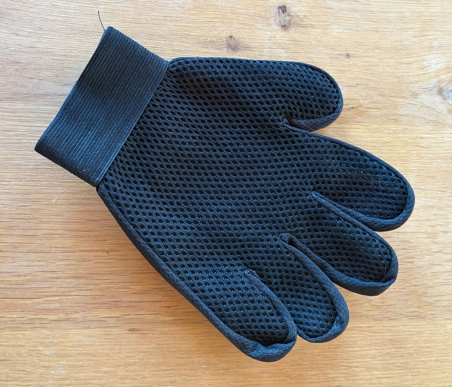 Autres soins des cheveux: Trixie Fellpflege Handschuh – D'occasion à Siblingen par Vany_McDougall 2