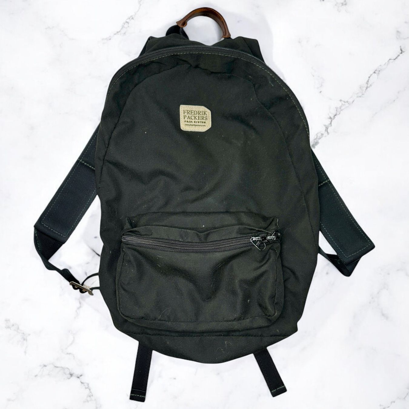 Zaini: Sac à dos Fredrick Packers noir – Usato da Morges venduto da sauveurdetresors