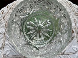 Elegante Kristallschale mit Fuss, geschliffen