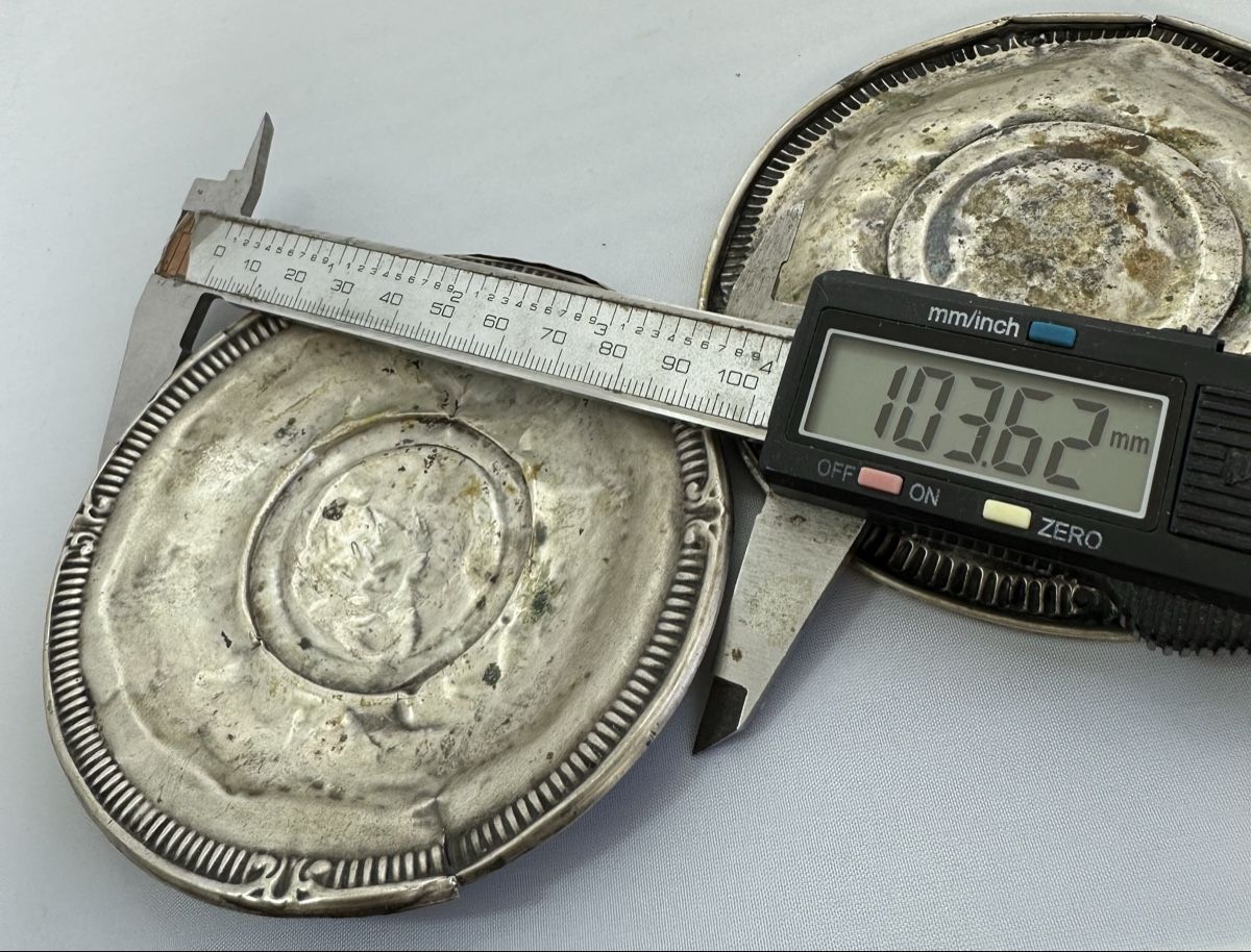 Assiettes: 2 antike versilberte oder silberne Untersetzer 10,4 cm 31,14 – D'occasion à Wald ZH par bestwatchussr 2