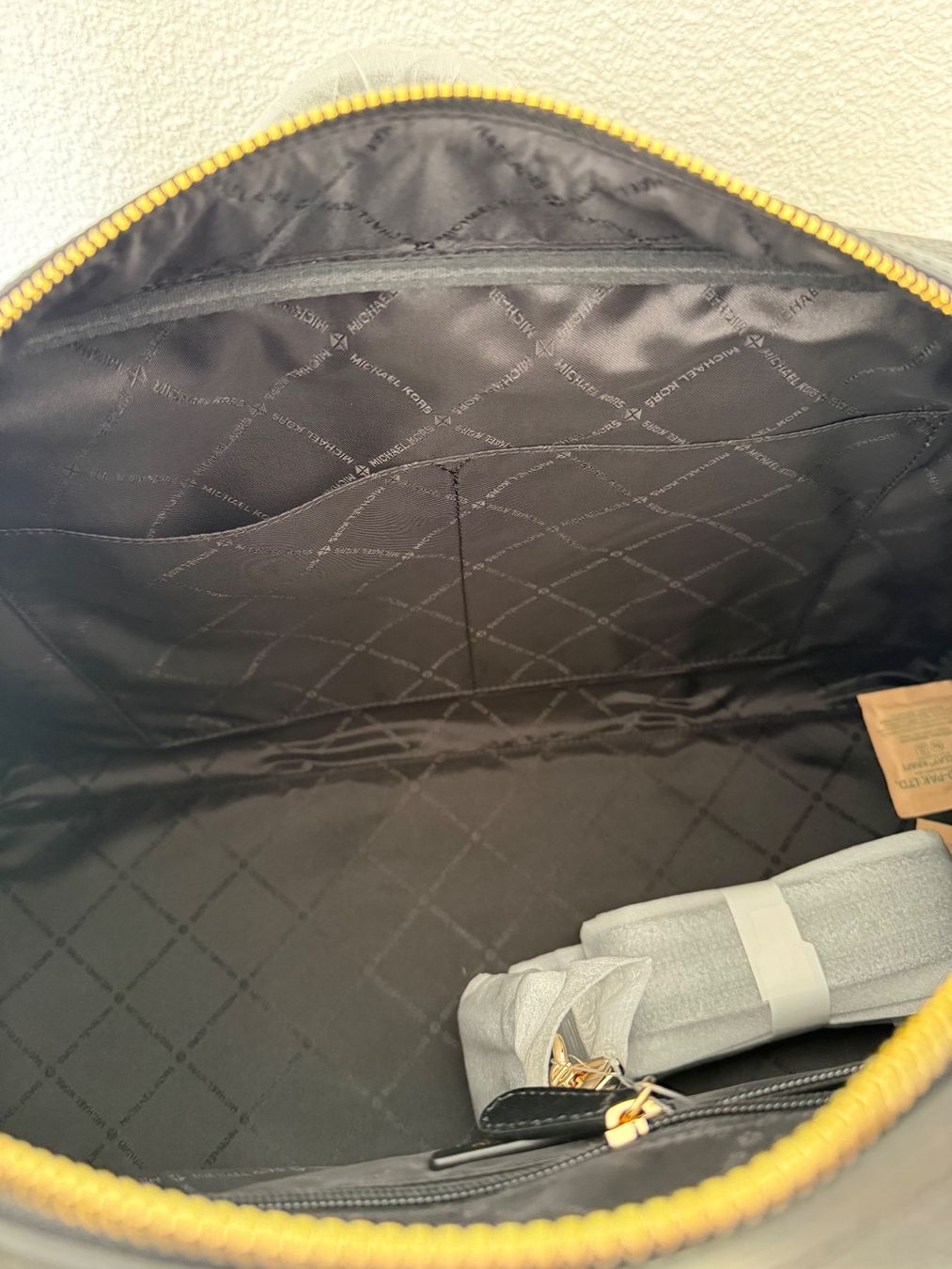 Michael Kors Sacs femmes: Michael Kors Weekender black – Neuf avec emballage d'origine à Wiedlisbach par Sistershop 6